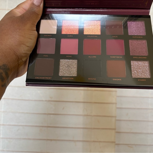 Ace Beaute Mystic Romance Eyeshadow Palette - Picture 5 of 6